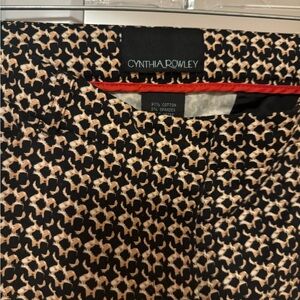 Women’s cropped pants -Cynthia Rowley
Size 10